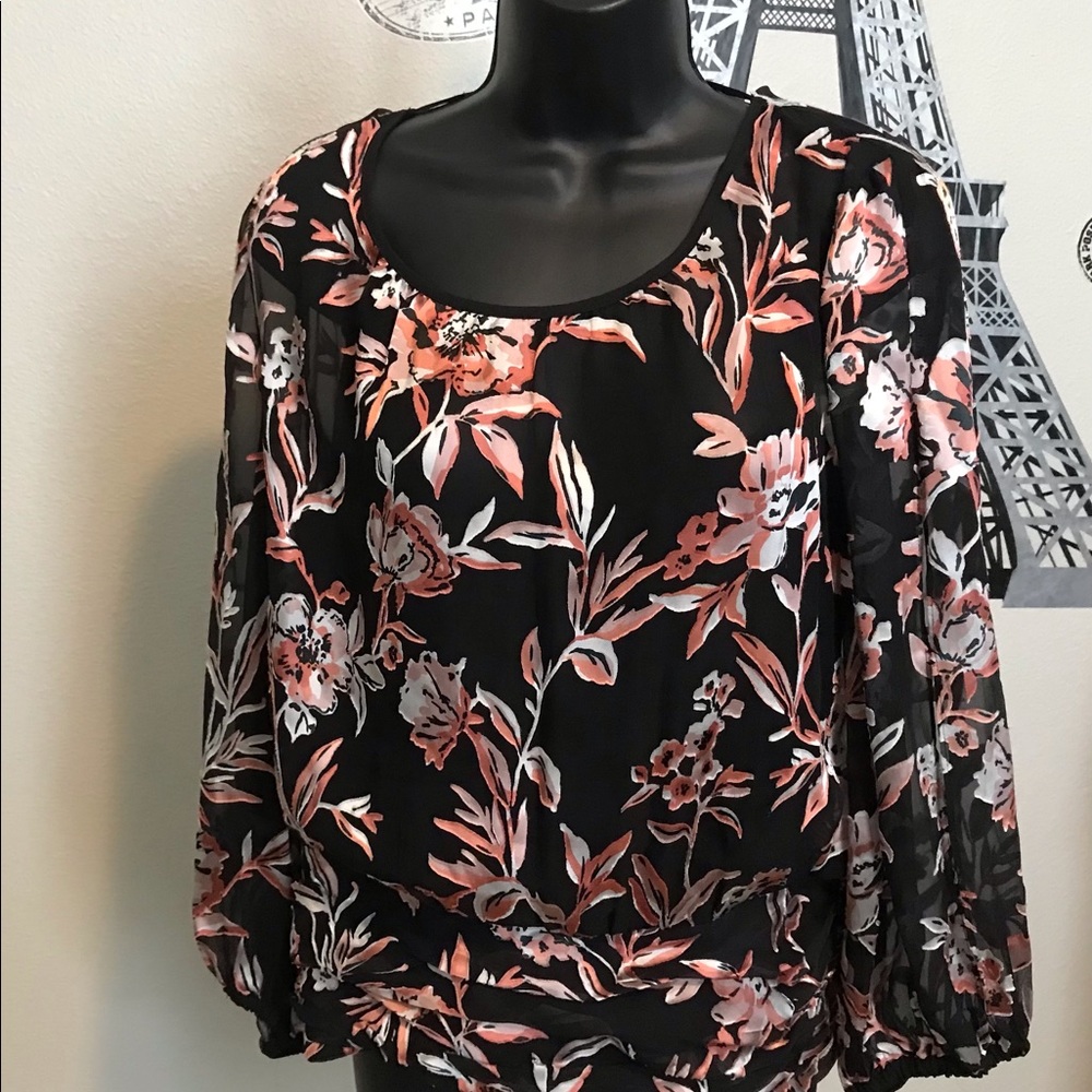 White House Black Market  flower Blouse  Sz 14P  NWT